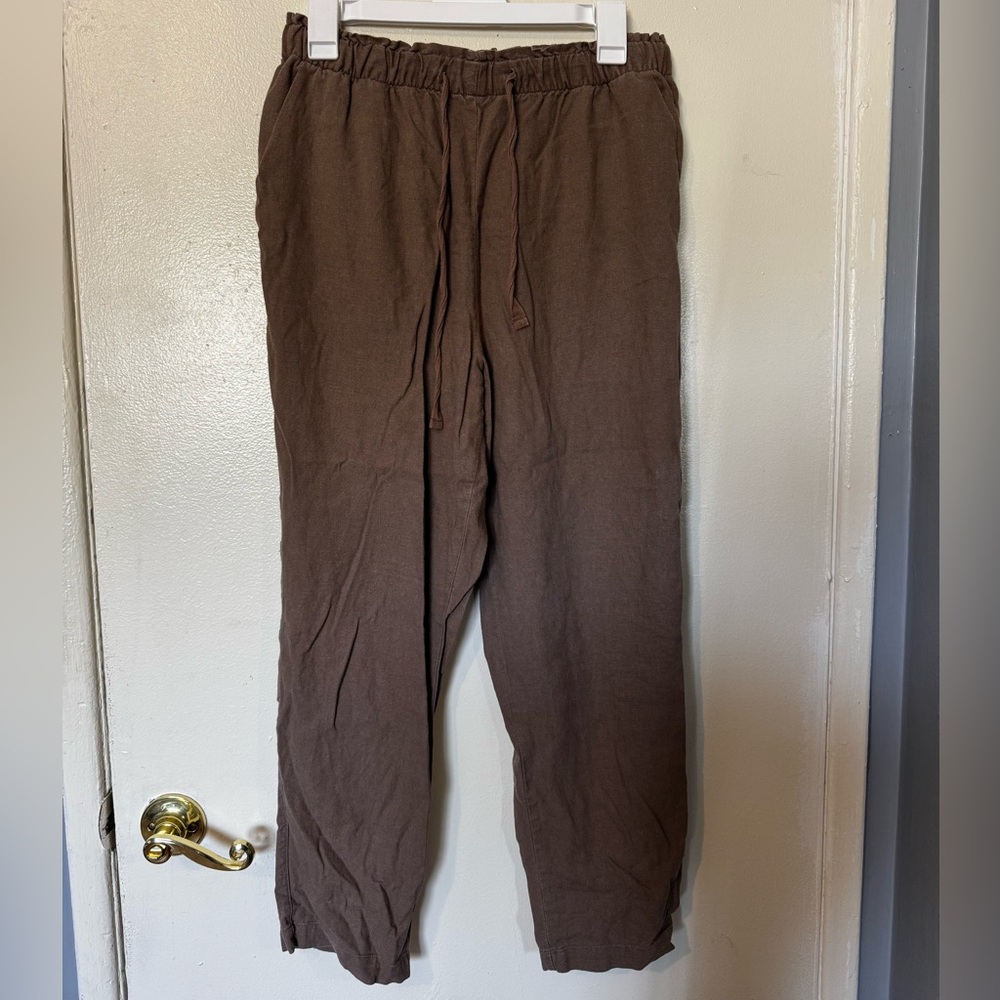 Women’s brown pants. Size M.
